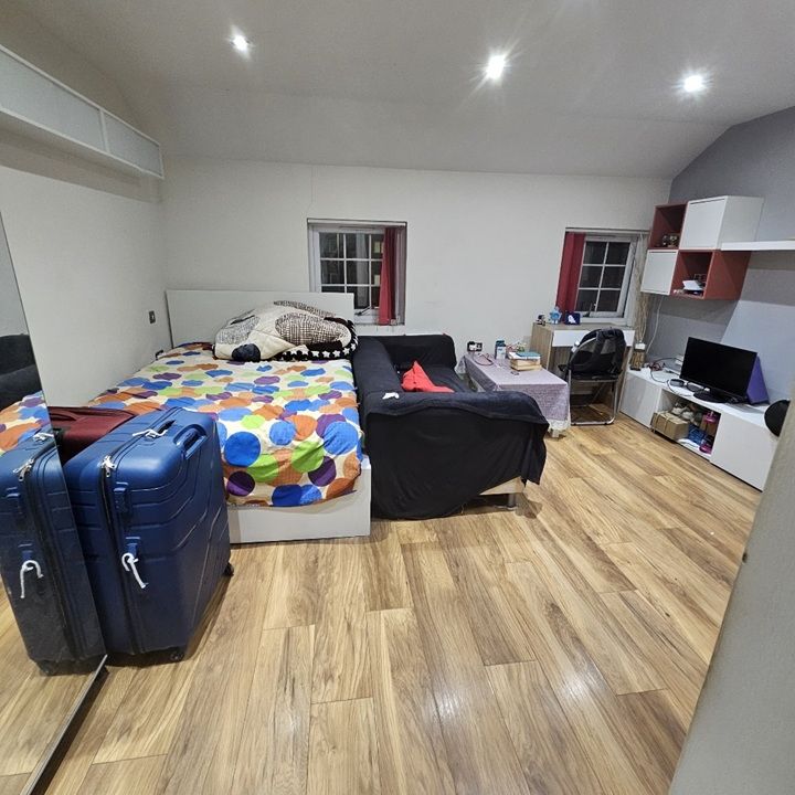 Studio Flat, Chatham Street, RG1 - Photo 1