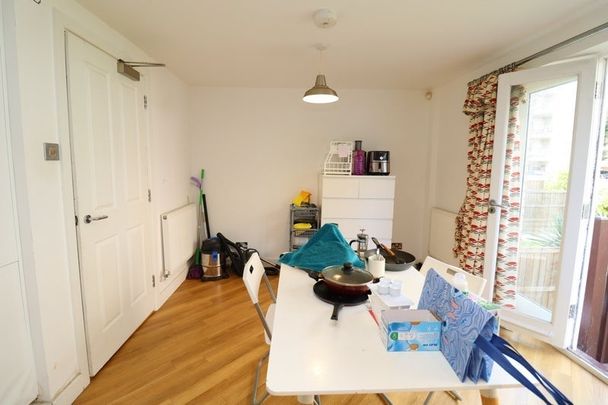 Room in a Shared House, Jamestown Way, E14 - Photo 1