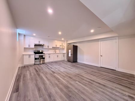 For Lease - 1 Kenneth Ross Bend Unit# Lower, East Gwillimbury, Ontario - Photo 2