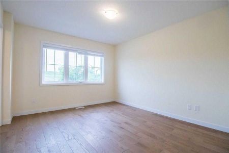 For Lease - 76 Scarletwood Street, Hamilton, Ontario - Photo 5