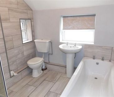 3 bedroom terraced house to rent - Photo 6