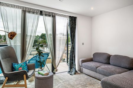 Hawthorne Crescent, London, SE10 - Photo 2