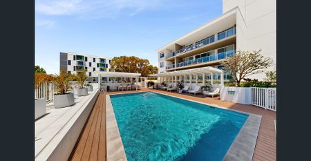 IMMACULATE APARTMENT WITH BREATHTAKING VIEWS - Photo 5