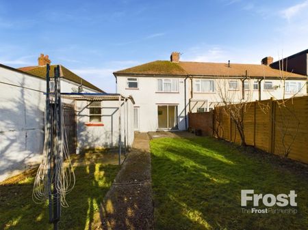 Ennerdale Crescent, Nr Burnham, Slough,SL1 - Photo 5