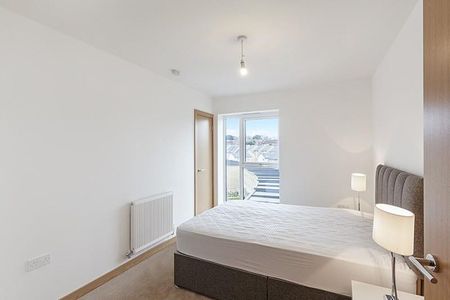 Furnished two bedrooms flat to rent in Dartford Town Centre, DA1. - Photo 5