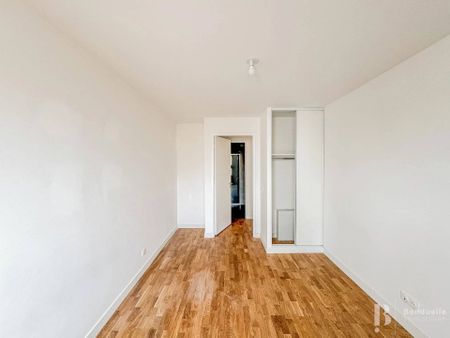 Rental Apartment Clichy Centre ville - Photo 2