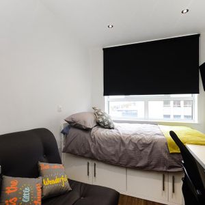 Studio to rent - Photo 2