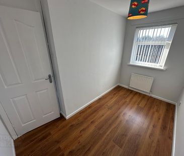 1 Ballycraigy Gardens, - Photo 5