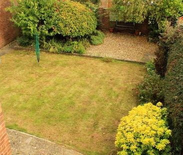 St Anne`s Close, Bicester, OX26 - Photo 1