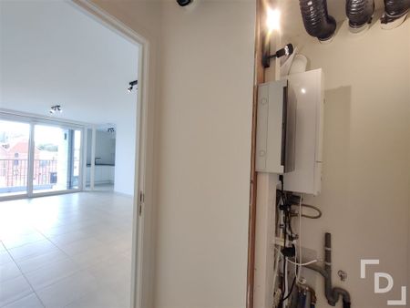 Appartement met ingebouwde kasten en parkeerplaats in Ieper. - Foto 3