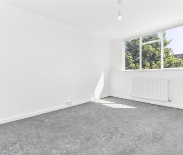 3 bedroom flat to rent - Photo 5