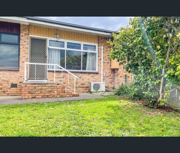 2/6 Stradling Avenue, Geelong, Vic 3220 - Photo 4