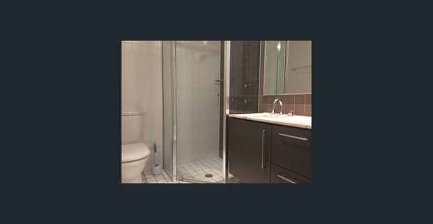 Spacious 2-Bedroom Apartment with Balcony - Photo 1