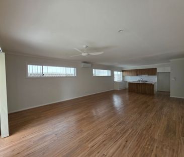 Quiet and Central Modern Living - Photo 2