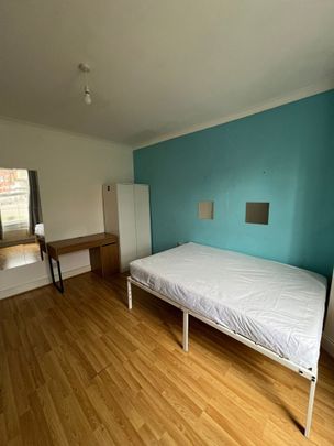 Room in a Shared Flat, Leggat Road, E15 - Photo 1