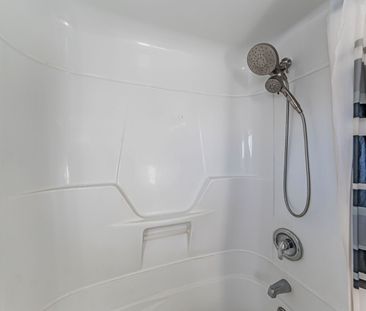 For Lease - 22 Hazelglen Court Unit# Upper level, Brampton, Ontario - Photo 6