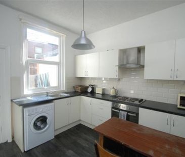 2 bedroom House To Let - Photo 1