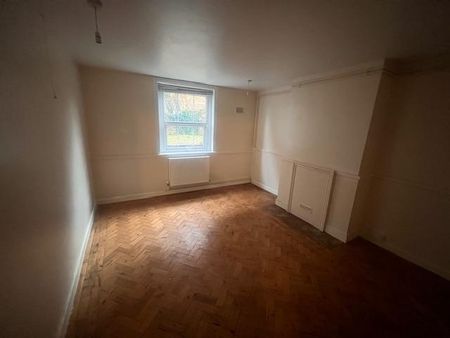 2 bedroom maisonette to rent - Photo 2