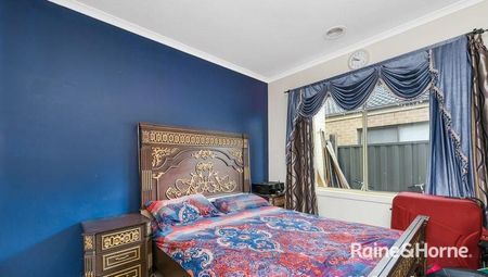 3-bedroom house in Cranbourne North! - Photo 2