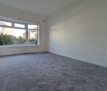 3 bedroom flat to rent - Photo 3