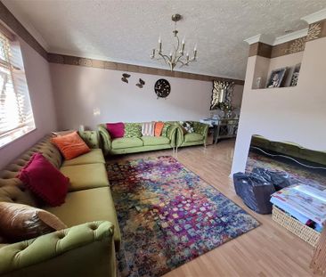 Martian Avenue, Hemel Hempstead - Photo 2