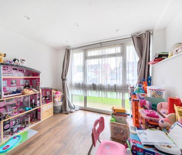 3 bedroom semi-detached house to rent - Photo 6