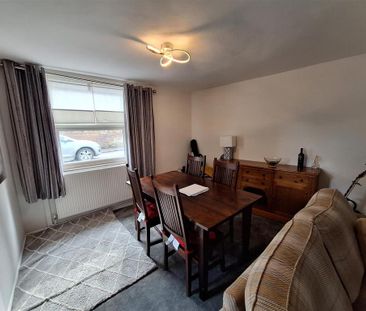 4 bedroom semi-detached house to rent - Photo 1