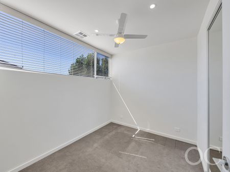 Open the Door to Inner-West Convenience - Photo 5