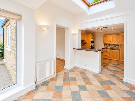 4 bedroom detached house to rent - Photo 1