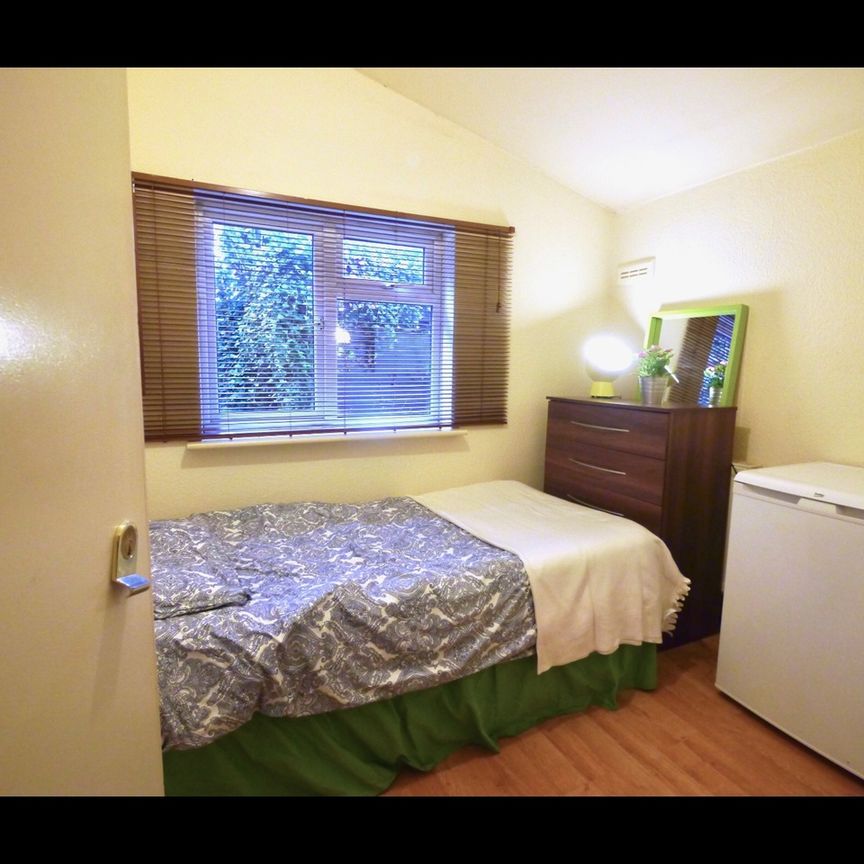 Room in a Shared House, Willesden Green, NW2 - Photo 1