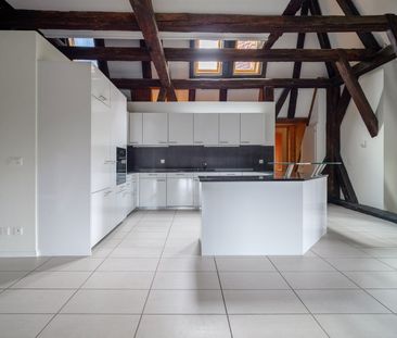 Charming 2.5 Zimmer-Loft im Schloss Sensebrück zu vermieten - Photo 2