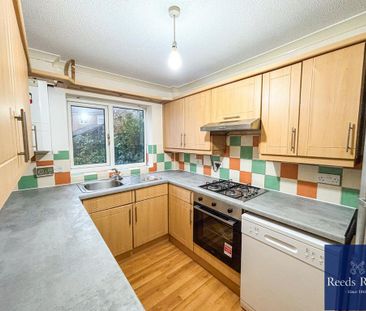 3 bedroom semi-detached house to rent - Photo 2