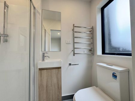 Executive Townhouse with Modern Design and Great Location - Photo 3