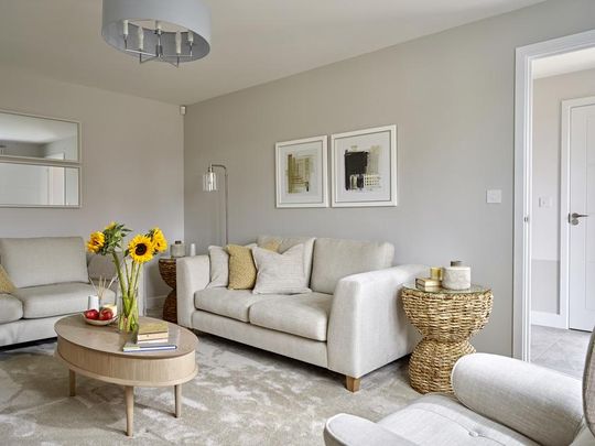 4 bedroom detached house to rent - Photo 1