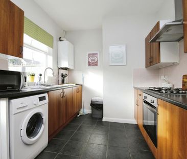 3 bedroom terraced house to rent - Photo 4