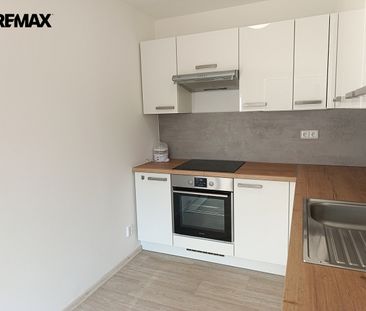 Pronájem bytu 1+kk 33 m² - Fotografie 2