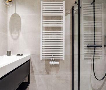 Appartement te huur in Ukkel voor € 1.300 met 1 slaapkamer - Photo 3