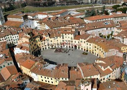 Ampio appartamento con terrazzino libero da metà marzo 2026 !