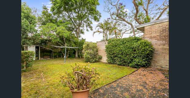 Spacious Family Home with Polished Floors, Large Backyard & Prime Location - Photo 1