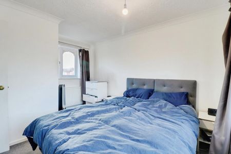 2 bedroom end of terrace house to rent - Photo 5