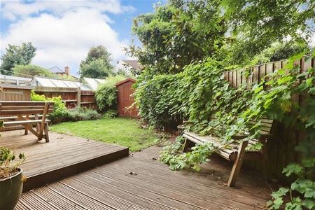 3 bedroom detached house to rent - Photo 3