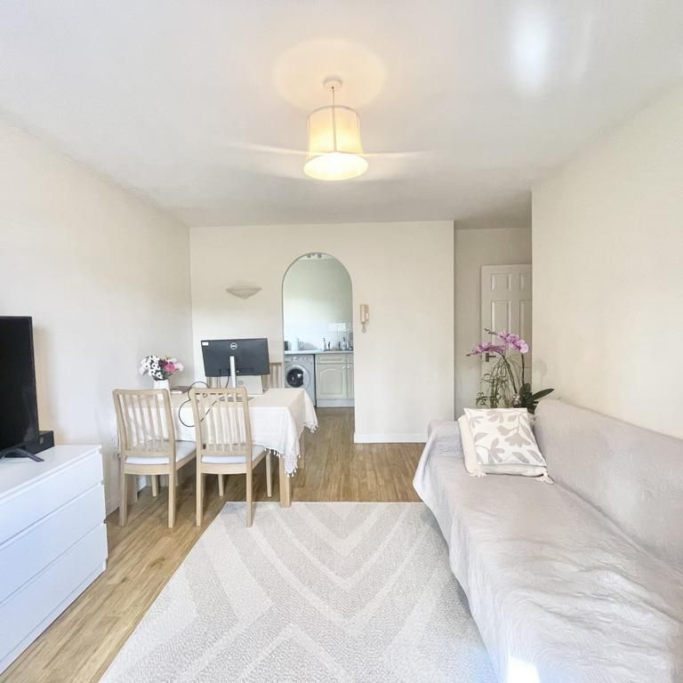 1 bedroom flat to rent - Photo 1