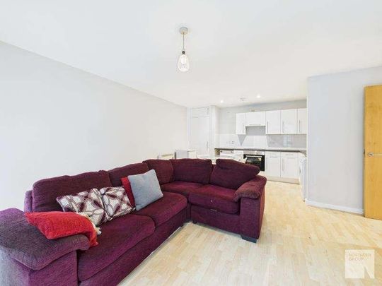 Quay :: Salford, M5 - Photo 1