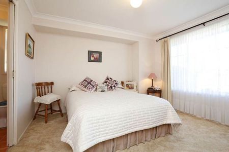 Welcome to this exceptional family home, designed to offer modern comfort and convenience! - Photo 3