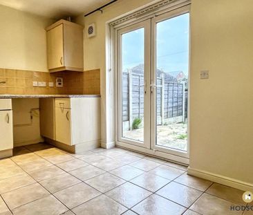 2 bedroom end of terrace house to rent - Photo 3