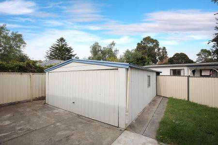 Beautiful Family Home in Great Location. - Photo 4