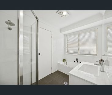 6 Karingal Place, Blue Haven, NSW 2262 - Photo 4