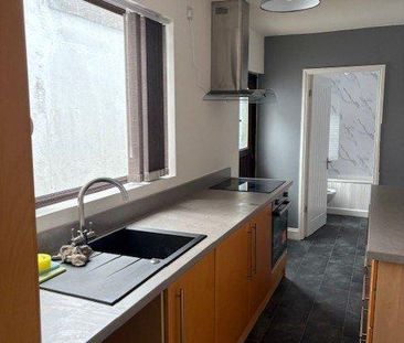 4 bedroom terraced house to rent - Photo 4