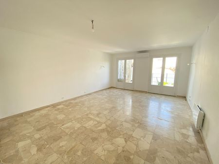 Location maison 3 pièces, 93.70m², Mas-Saintes-Puelles - Photo 2