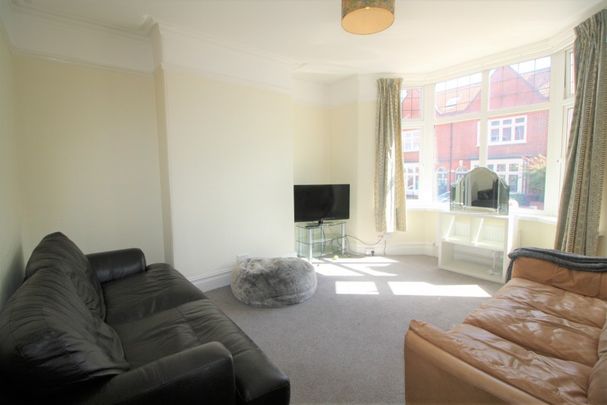 Waverley Avenue, Exeter - Photo 1